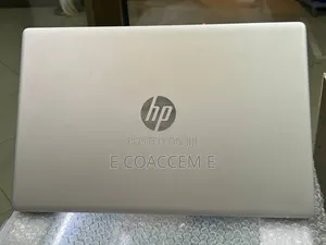 New Laptop HP 8GB AMD Ryzen 5 SSD 512GB