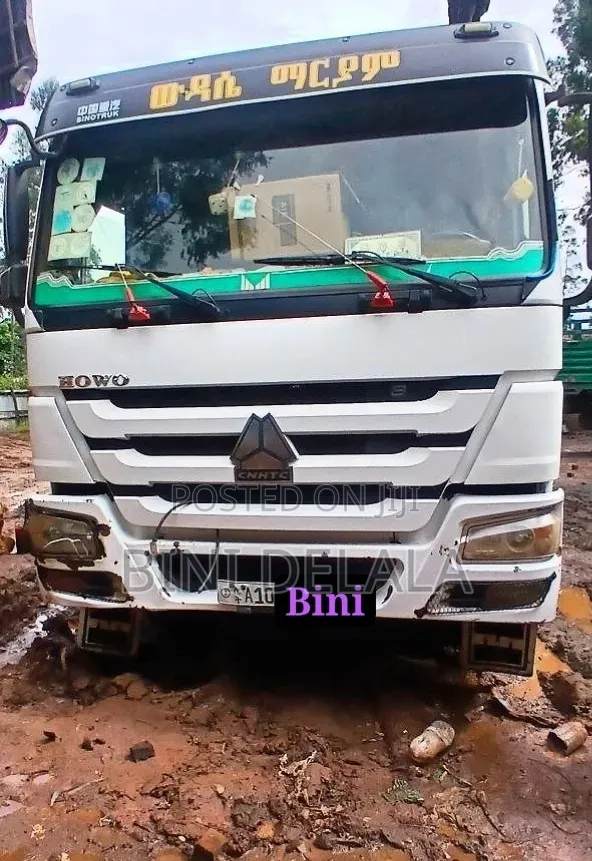 Sinotruk Heavy-Duty Trucks 2021 White
