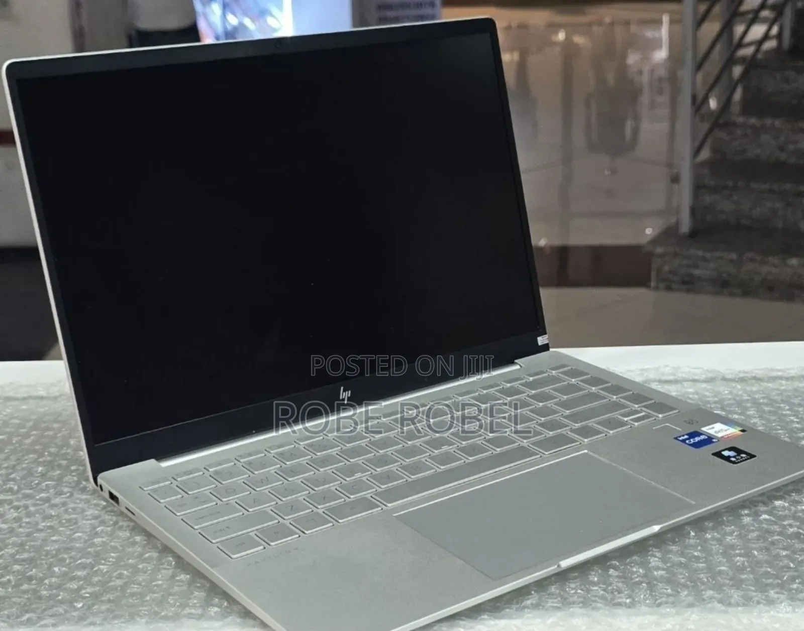 New Laptop HP Pavilion 17 16GB Intel Core i5 SSD 1T
