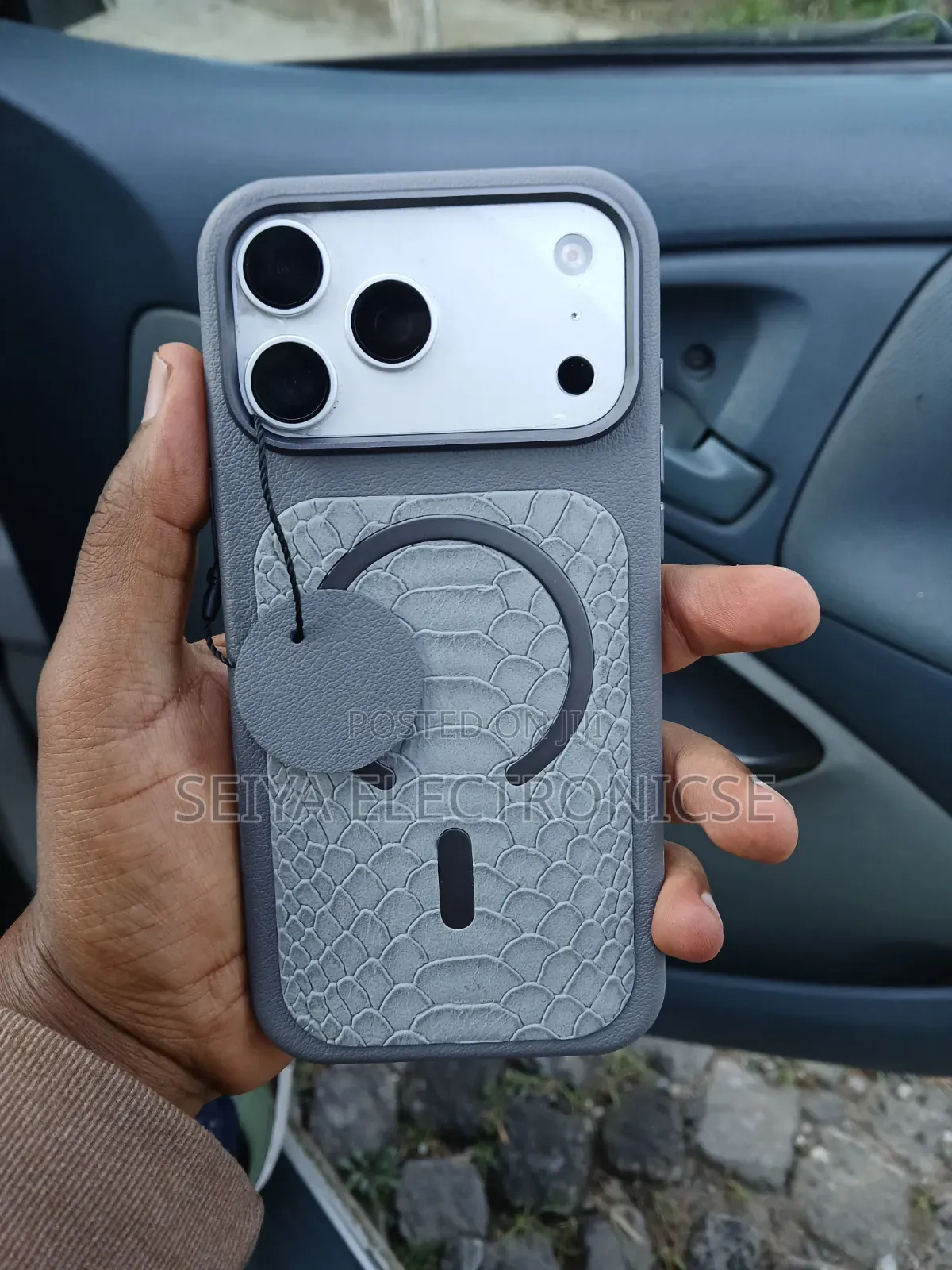 iPhones 17pro Max Leather Case Wireless Charging Capability