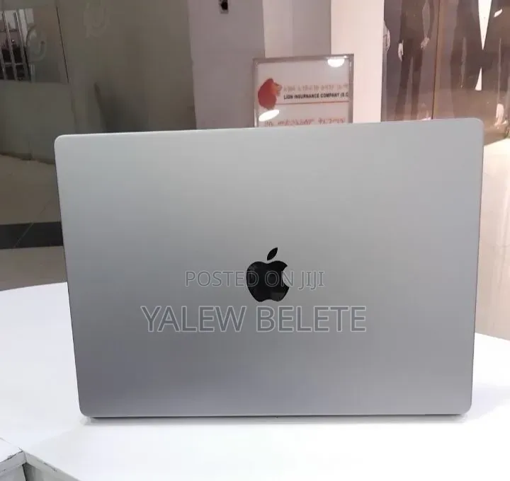 New Laptop Apple MacBook Pro 32GB Apple M1 Pro SSD 1T