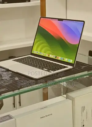 New Laptop Apple MacBook Air 2022 M2 16GB Apple M2 SSD 512GB