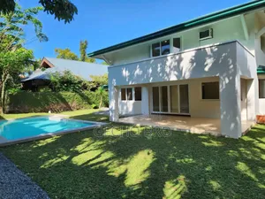 Furnished 8bdrm House in Bole for sale