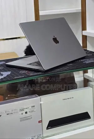 New Laptop Apple MacBook Pro 2021 M1 32GB Apple M1 Pro SSD 512GB