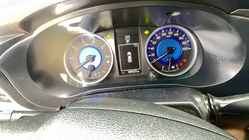 Toyota Hilux 2018 Silver