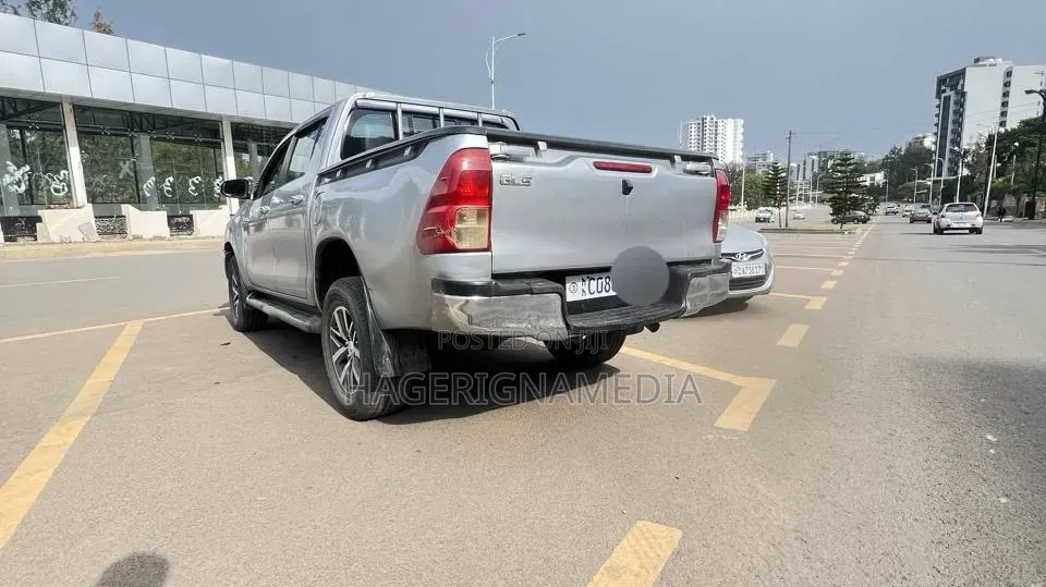 Toyota Hilux 2018 Silver