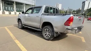 Toyota Hilux 2018 Silver