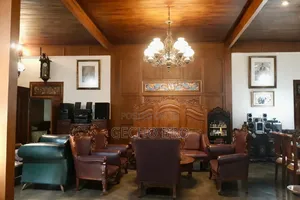 Furnished 8bdrm Villa in Bole for sale