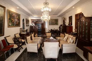 Furnished 8bdrm Villa in Bole for sale