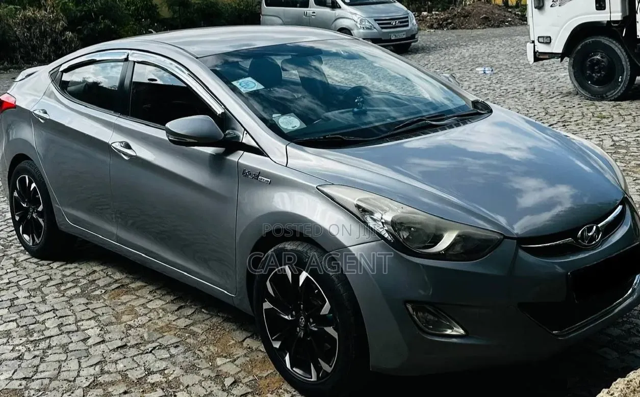 Hyundai Avante 2013 Gray