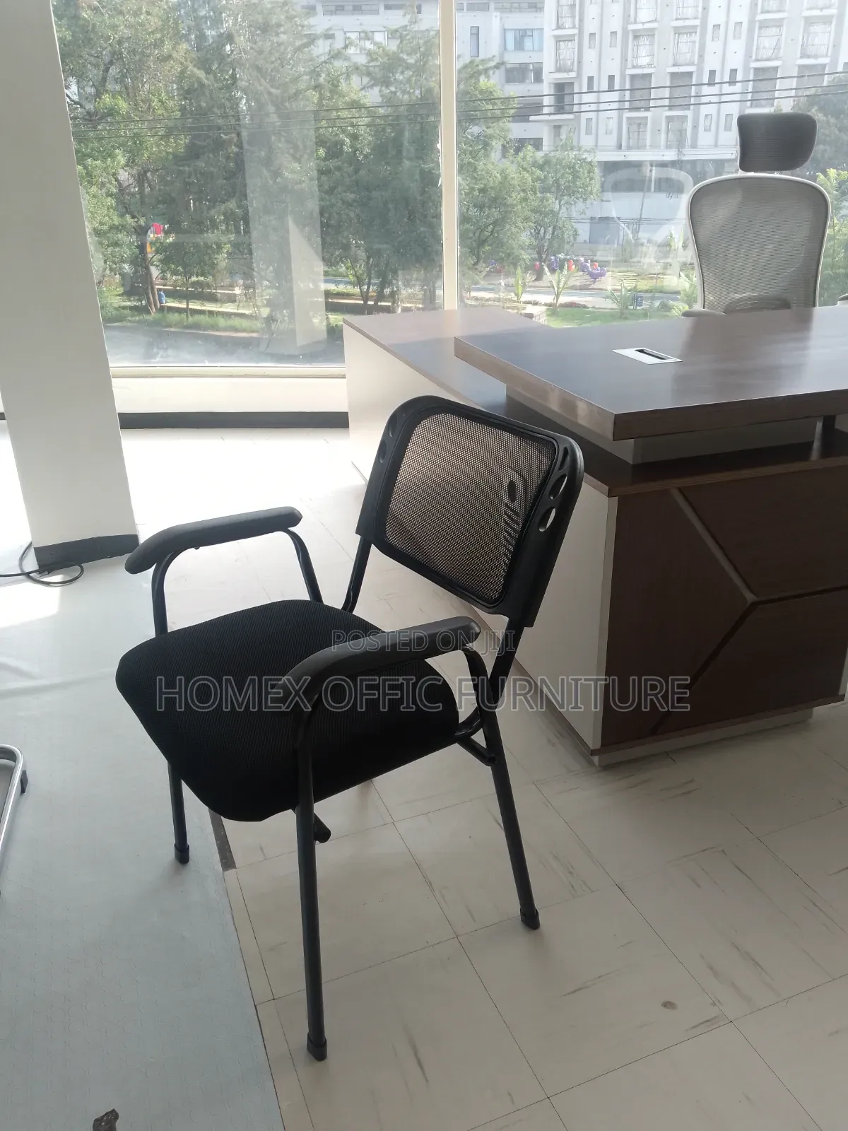 Four Leg Office Chair