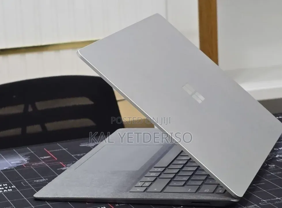 New Laptop Microsoft Surface Laptop 3 16GB Intel Core i7 SSD 512GB