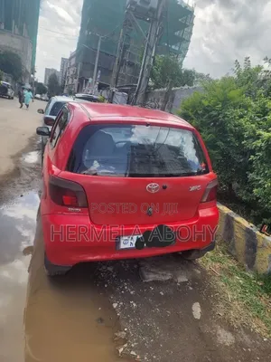 Toyota Vitz 2001 Red