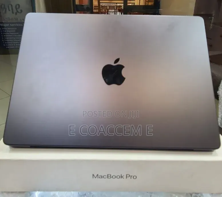 New Laptop Apple MacBook 16GB SSD 512GB
