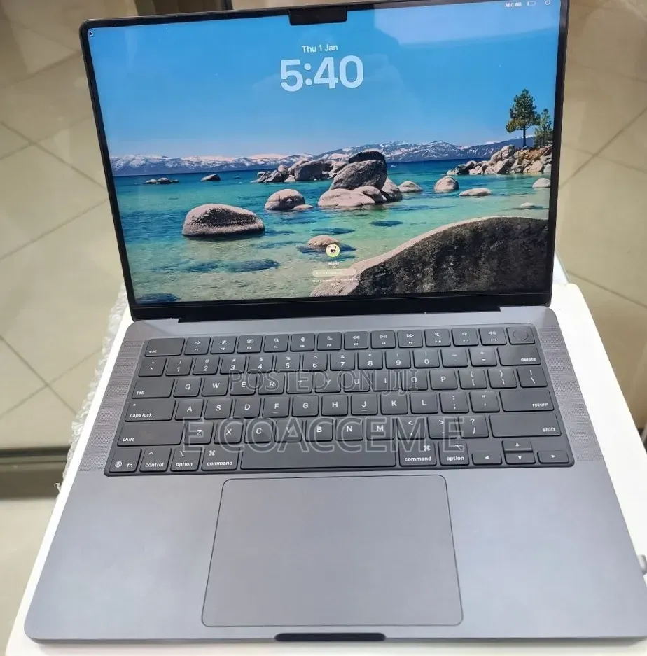 New Laptop Apple MacBook 16GB SSD 512GB