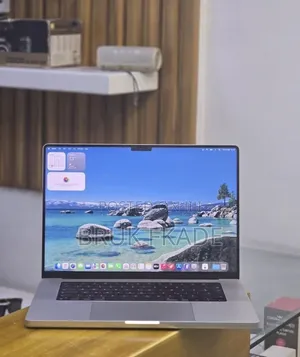 New Laptop Apple MacBook Pro 2021 M1 16GB Apple M1 Pro SSD 32GB