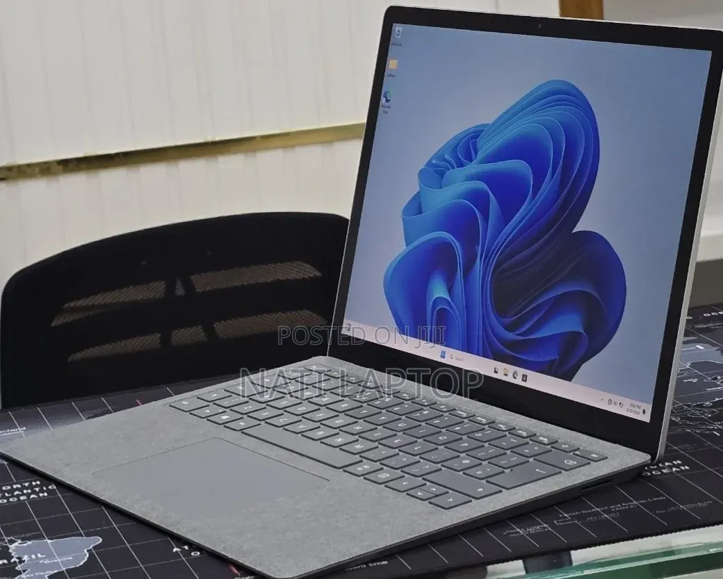 New Laptop Microsoft 16GB Intel Core i7 SSD 512GB