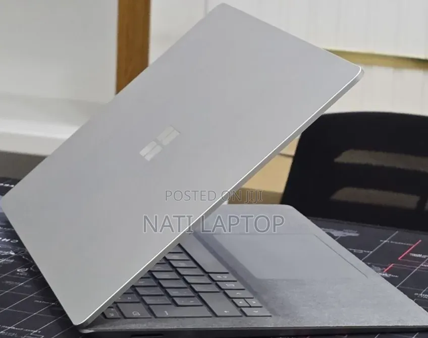 New Laptop Microsoft 16GB Intel Core i7 SSD 512GB