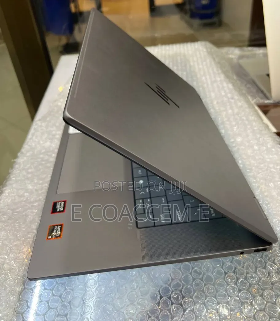 New Laptop HP OmniBook 5 16" 16GB AMD Ryzen 5 SSD 512GB