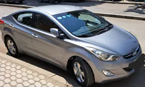 Hyundai Elantra 2013 Silver