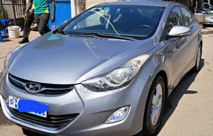 Hyundai Elantra 2013 Silver