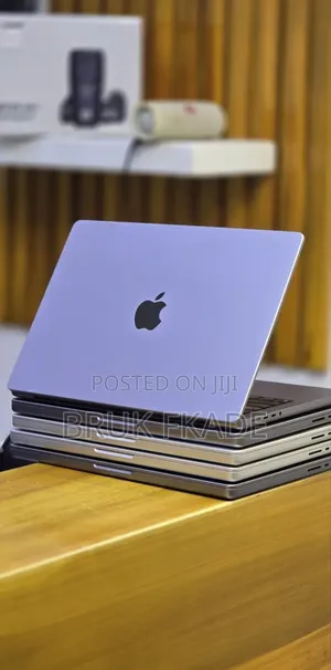 New Laptop Apple MacBook Pro 2020 M1 16GB Apple M1 Pro SSD 512GB