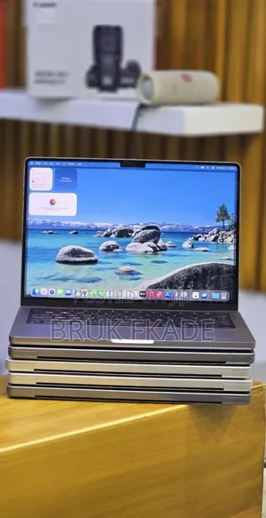 New Laptop Apple MacBook Pro 2020 M1 16GB Apple M1 Pro SSD 512GB