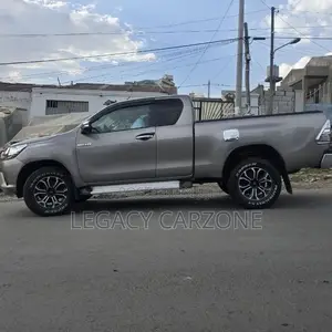 Toyota Hilux 2019 Gray