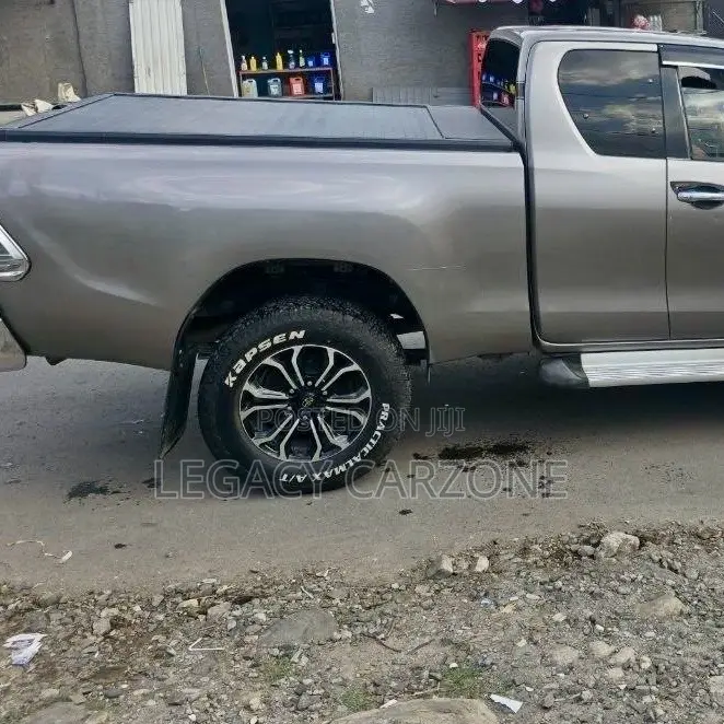 Toyota Hilux 2019 Gray
