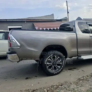 Toyota Hilux 2019 Gray