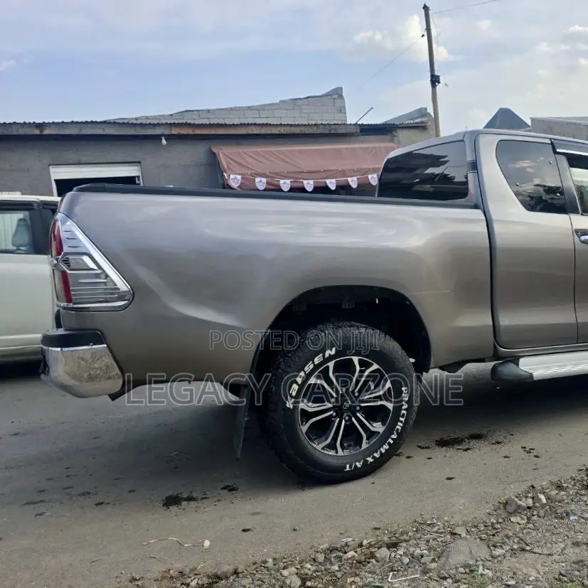Toyota Hilux 2019 Gray