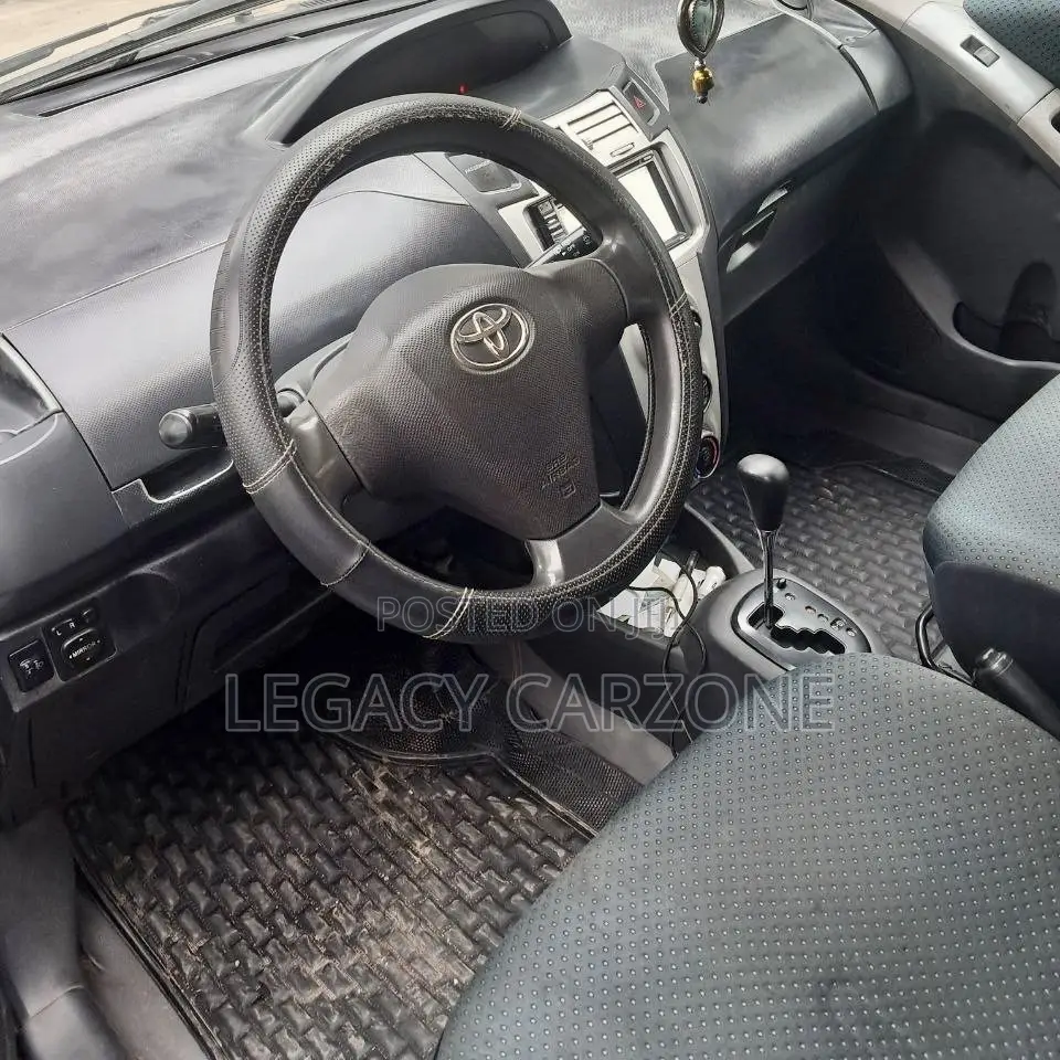 Toyota Yaris 2007 Gray