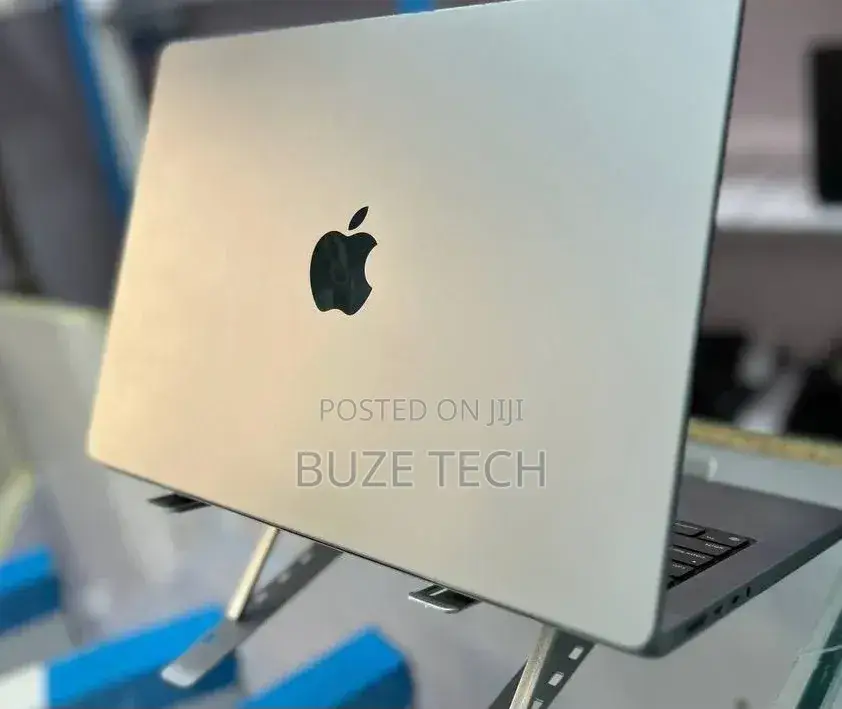 New Laptop Apple MacBook Pro 2021 M1 16GB Apple M1 Pro SSD 512GB