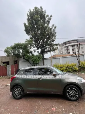 Suzuki Swift 2022 Gray