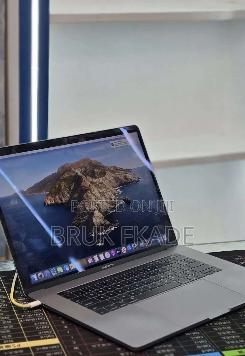 New Laptop Apple MacBook 2018 32GB Intel Core i7 SSD 1T