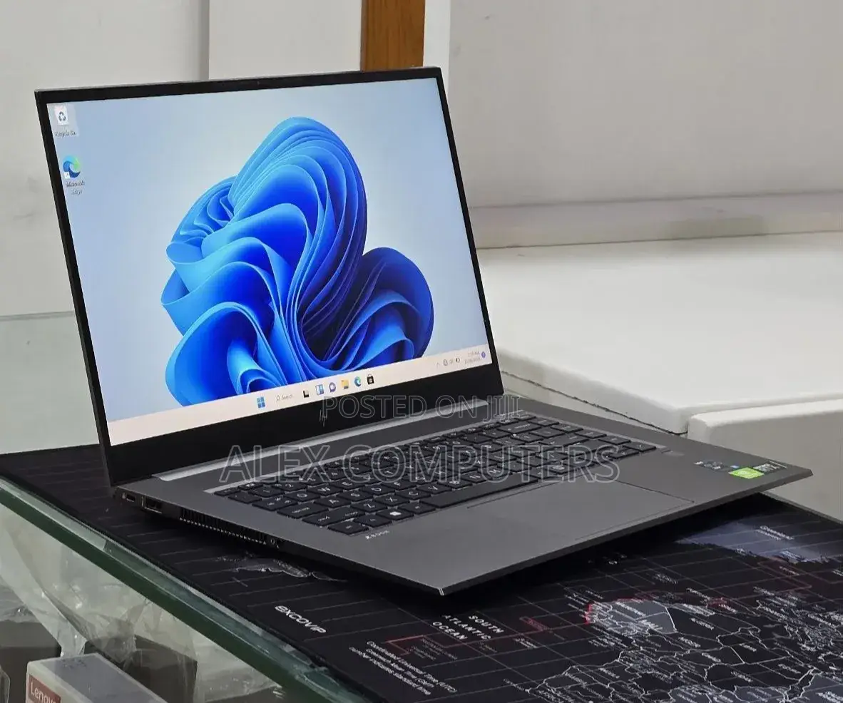 New Laptop HP ZBook 14 32GB Intel Core i7 SSD 512GB