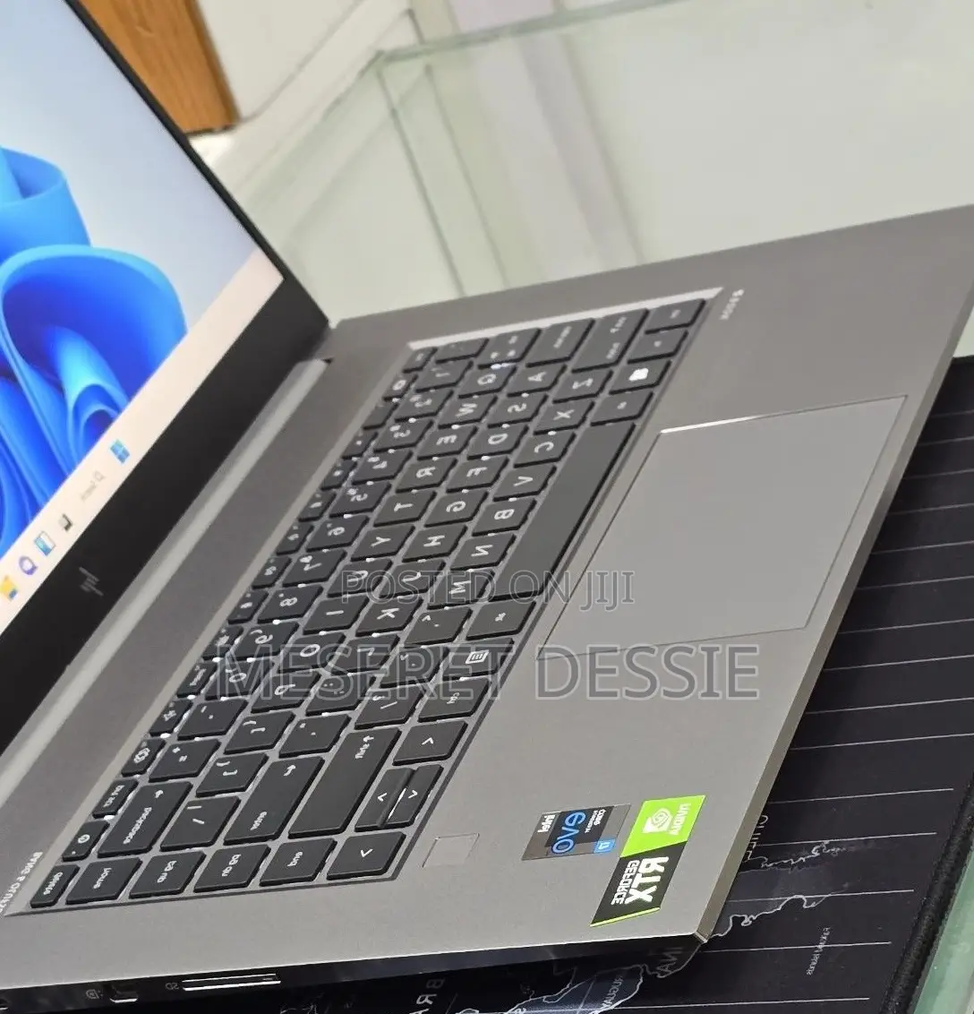 New Laptop HP 32GB Intel Core i7 SSD 512GB