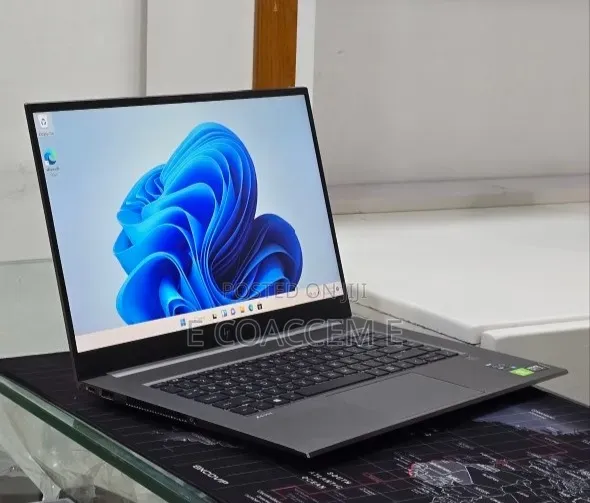 New Laptop HP 32GB Intel Core i7 SSD 512GB