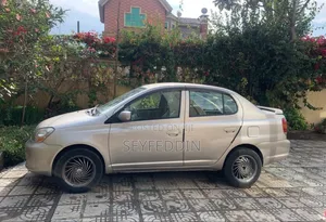 Toyota Platz 2005 Silver