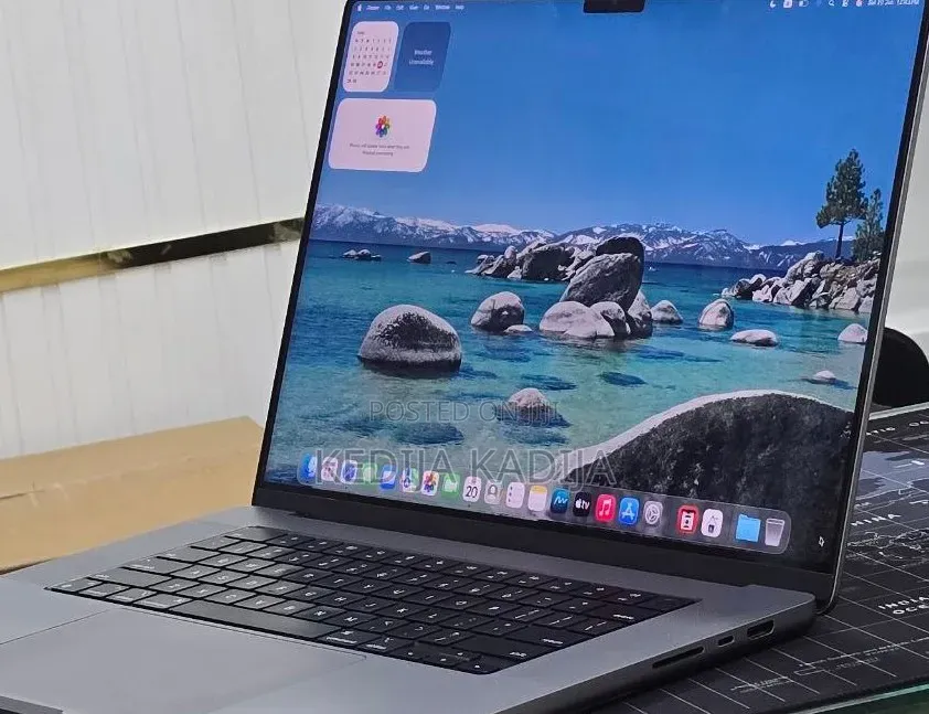 New Laptop Apple MacBook Pro 2021 M1 32GB Apple M1 Pro SSD 512GB