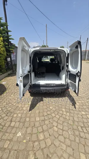 Renault Logan 2016 White