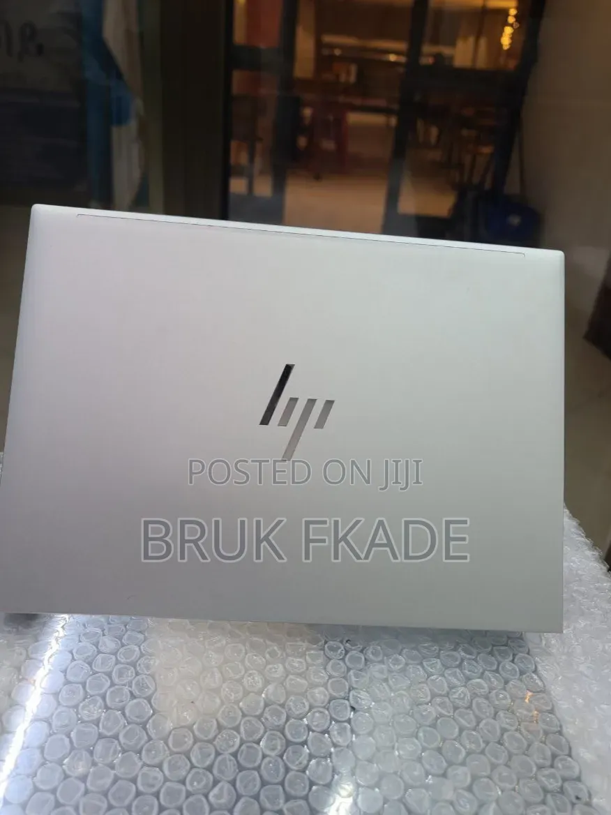 New Laptop HP EliteBook 830 G9 16GB Intel Core i5 SSD 512GB