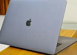 New Laptop Apple MacBook Pro 2018 16GB Intel Core i7 SSD 512GB