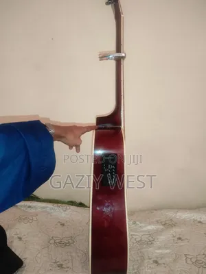 Box Guitar