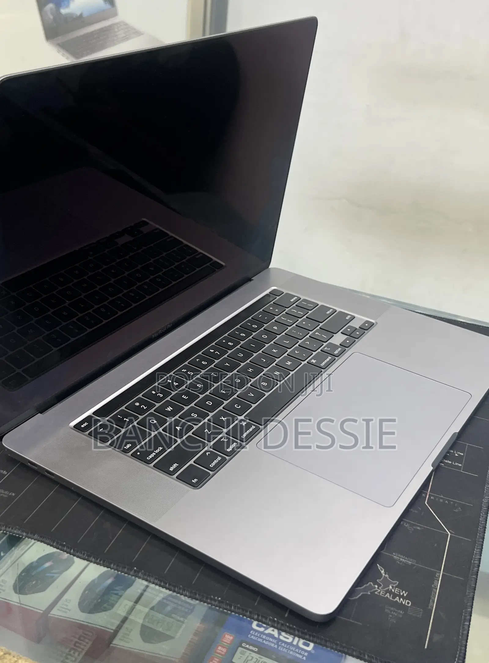 New Laptop Apple MacBook Pro 2019 32GB Intel Core i9 SSD 512GB