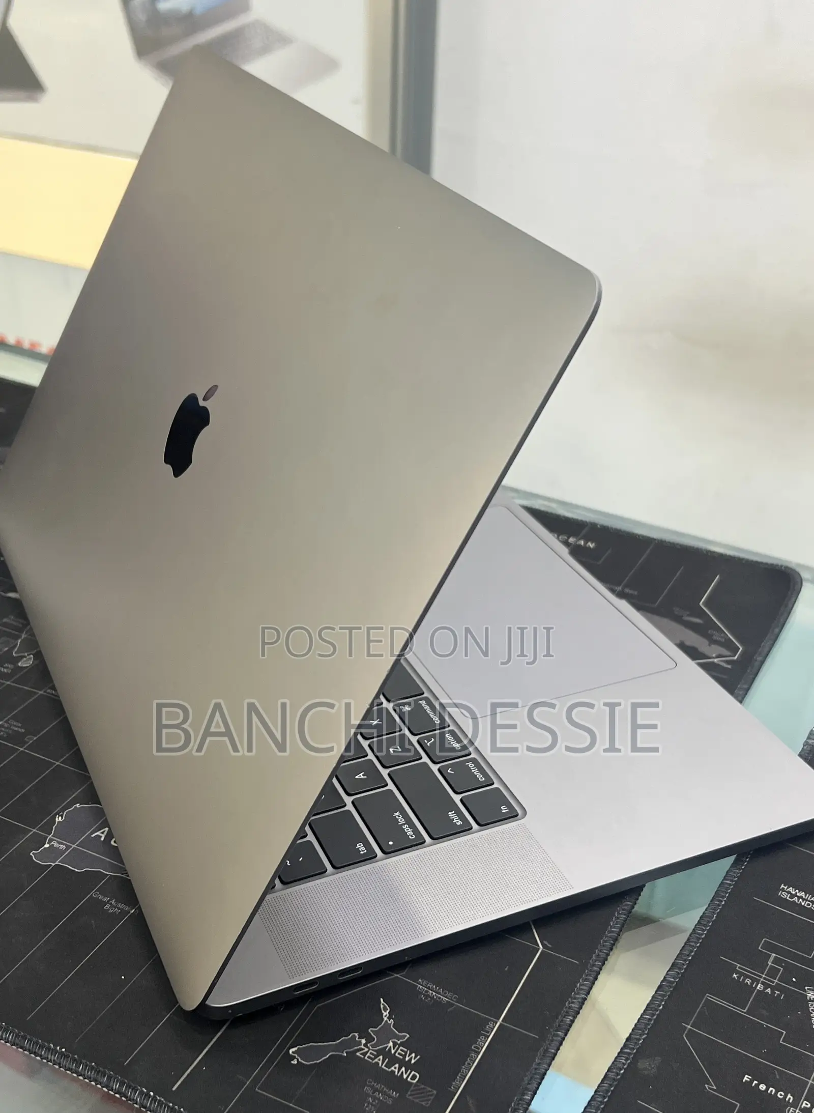 New Laptop Apple MacBook Pro 2019 32GB Intel Core i9 SSD 512GB