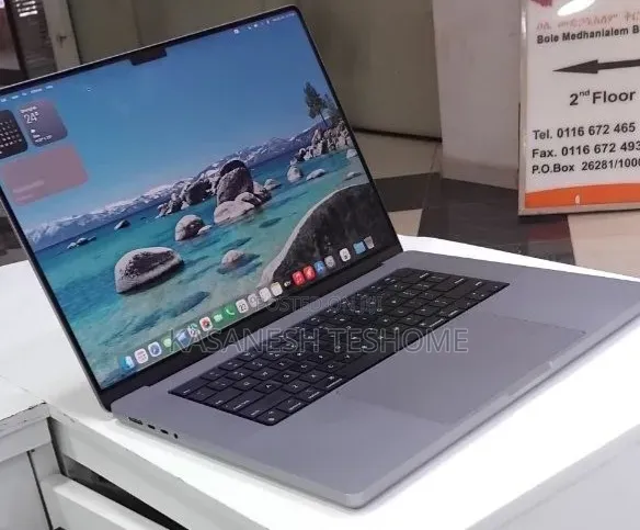 New Laptop Apple MacBook Pro 2020 M1 32GB AMD A10 SSD 1T