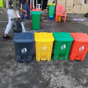 50 Liter Garbage|Dust Bin With Wheels/ 50 ሊትር ቆሻሻ ማጠራቀሚያ ግም ና ፔዳል ያለው