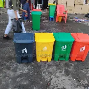 50 Liter Garbage|Dust Bin With Wheels/ 50 ሊትር ቆሻሻ ማጠራቀሚያ ግም ና ፔዳል ያለው