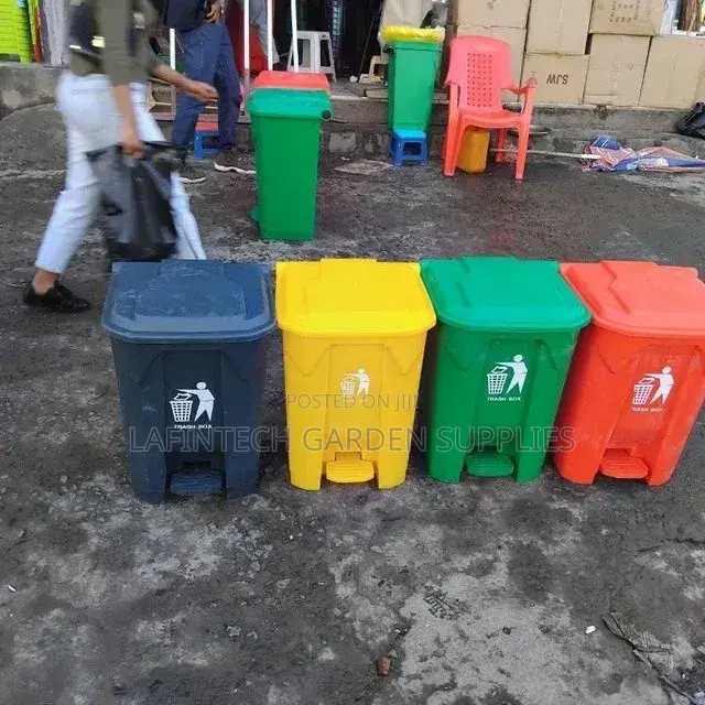 50 Liter Garbage|Dust Bin With Wheels/ 50 ሊትር ቆሻሻ ማጠራቀሚያ ግም ና ፔዳል ያለው